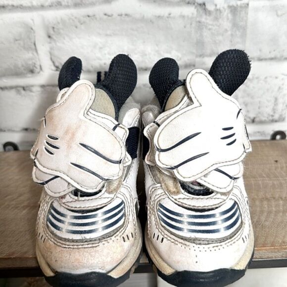 Disney's Mickey Peek-A-Boo Sneakers Toddler Size 7 - Picture 4 of 9